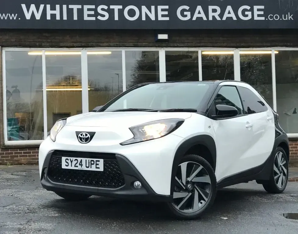 Used Toyota Aygo X 72 HP (52 kW) 2024 White SUV