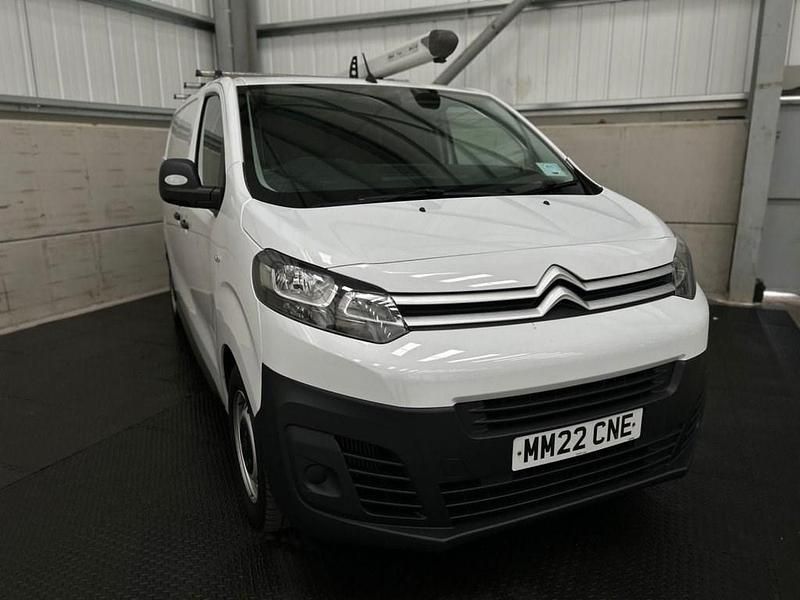 Used Citroën Dispatch 100 HP (73 kW) 2022 White MPV