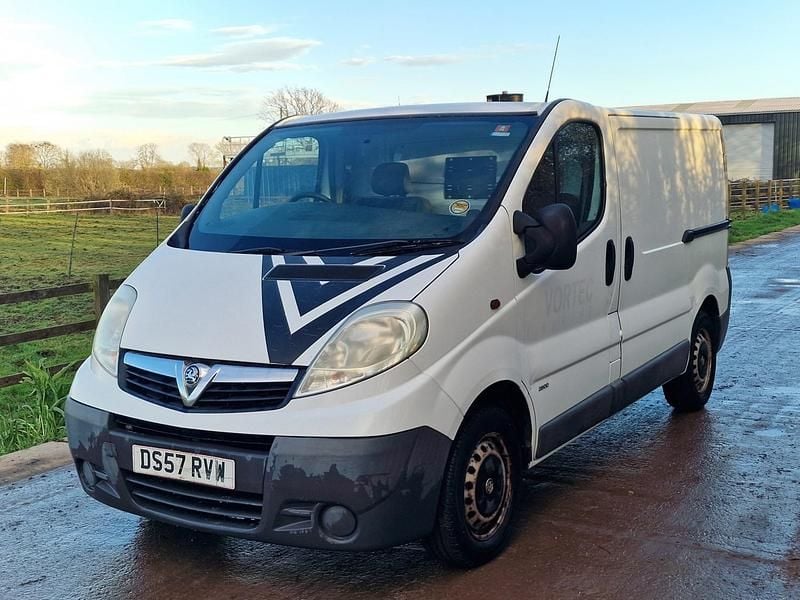 Used Vauxhall Vivaro 90 HP (66 kW) 2008 White MPV