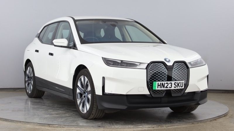 White Used 2023 BMW iX Sport Line SUV | £32,990 (Good price) - Image 1/4