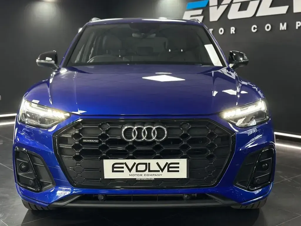Used Audi Q5 Comfort 265 HP (194 kW) 2023 Blue SUV