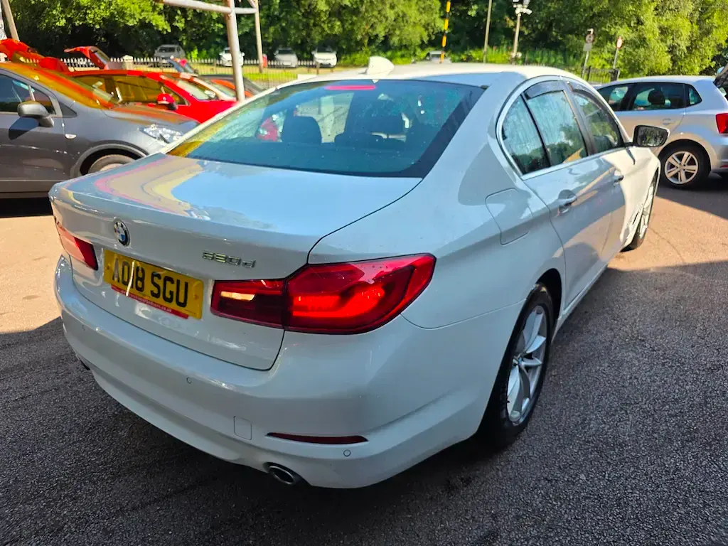 Used BMW 520 Sport Line 190 HP (139 kW) 2018 White Sedan