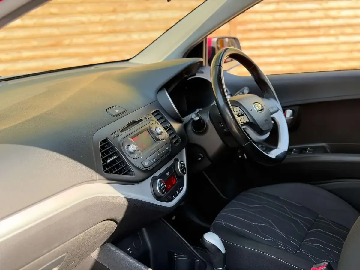 Used Kia Picanto 84 HP (61 kW) 2015 Pink Hatchback