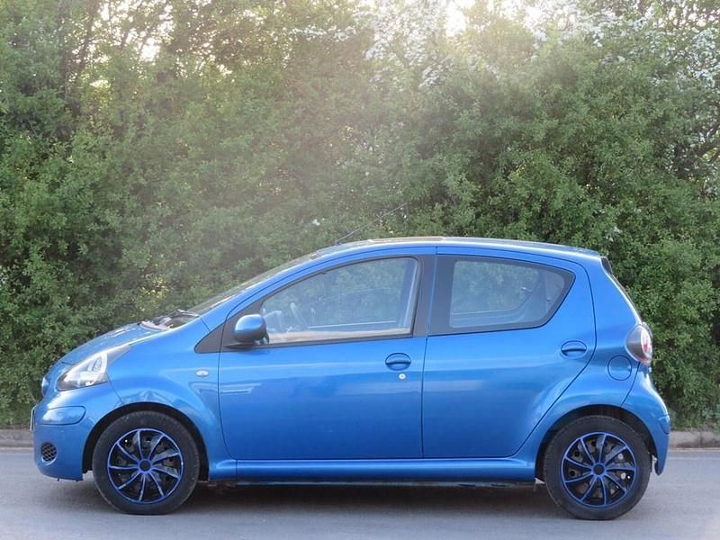 Used Toyota Aygo 68 HP (50 kW) 2010 Other Hatchback