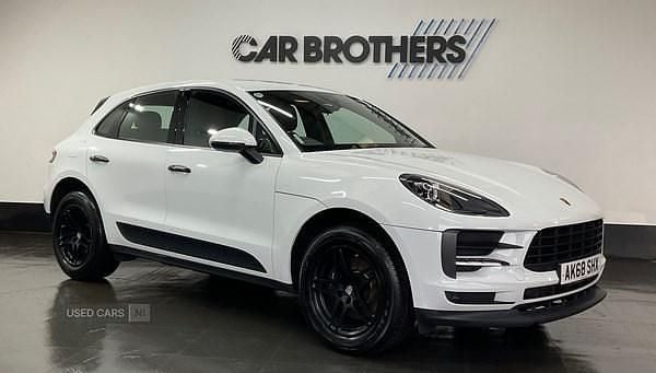 White Used 2018 Porsche Macan SUV | £27,995 (Super price) - Image 1/4