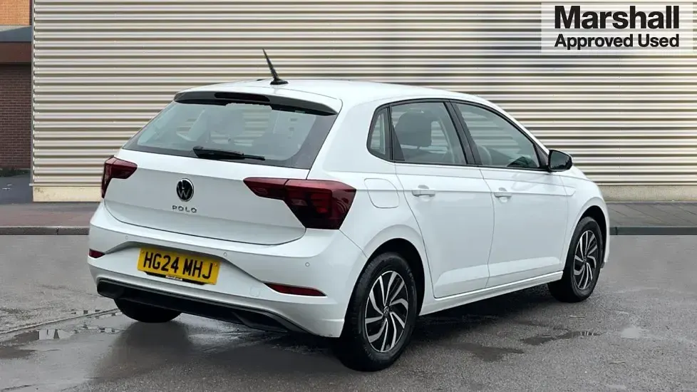 Used VW Polo Life 95 HP (69 kW) 2024 White Hatchback