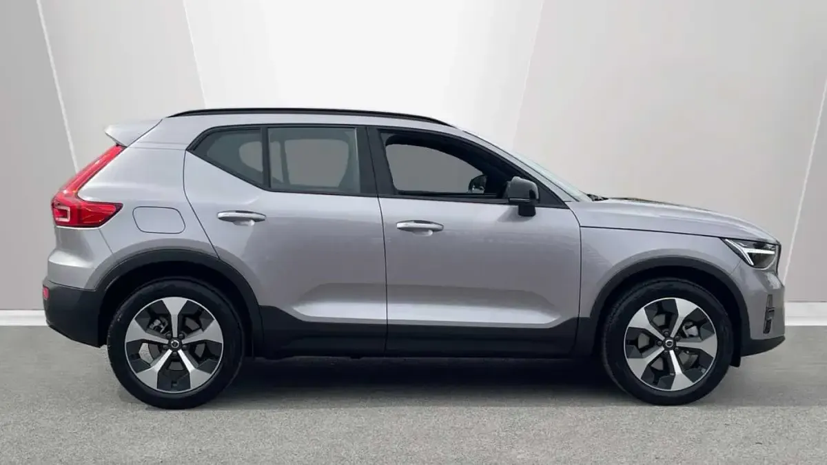 Used Volvo XC40 Plus 197 HP (144 kW) 2026 Silver SUV