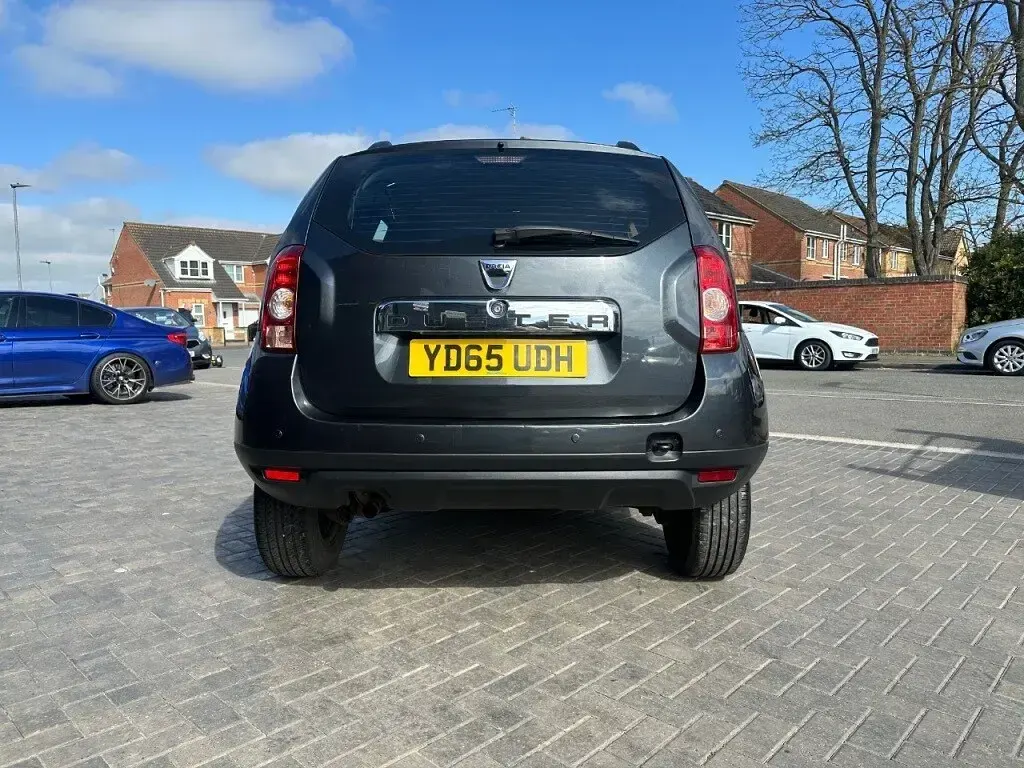 Used Dacia Duster Ambiance 110 HP (80 kW) 2015 Grey SUV