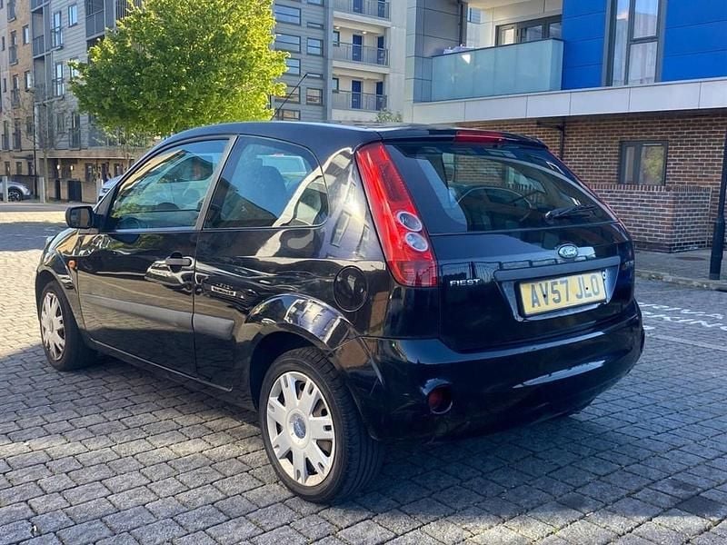 Begagnad Ford Fiesta Style 2007 Svart Halvkombi
