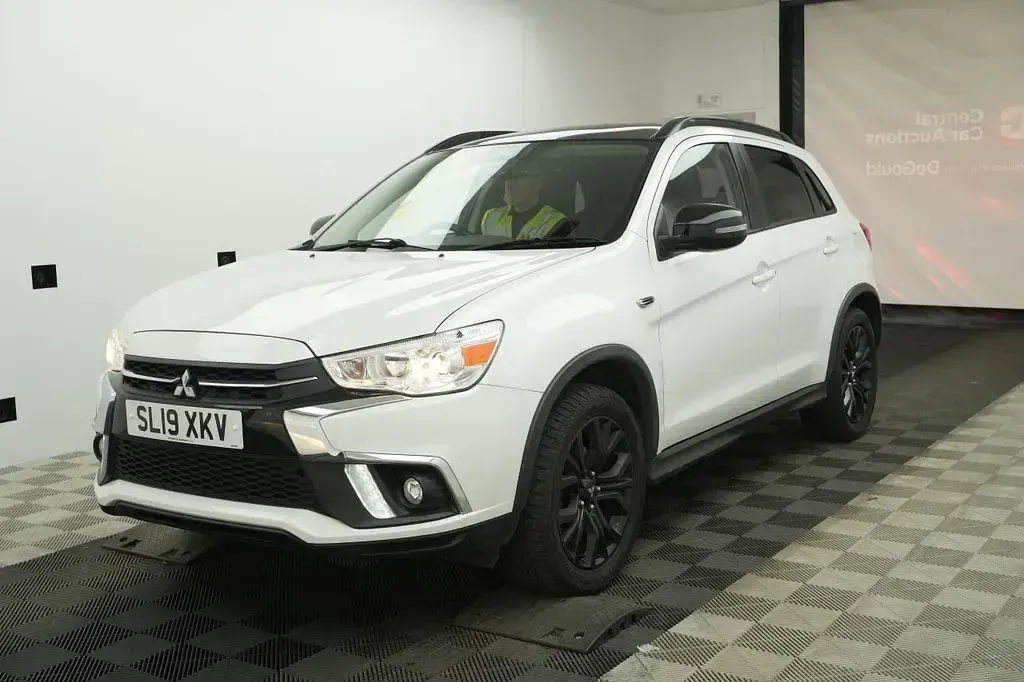 Used Mitsubishi ASX 117 HP (86 kW) 2019 White SUV