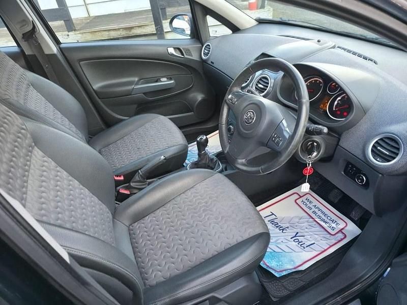 Używany Vauxhall Corsa 100 KM (73 kW) 2011 Czarny Hatchback