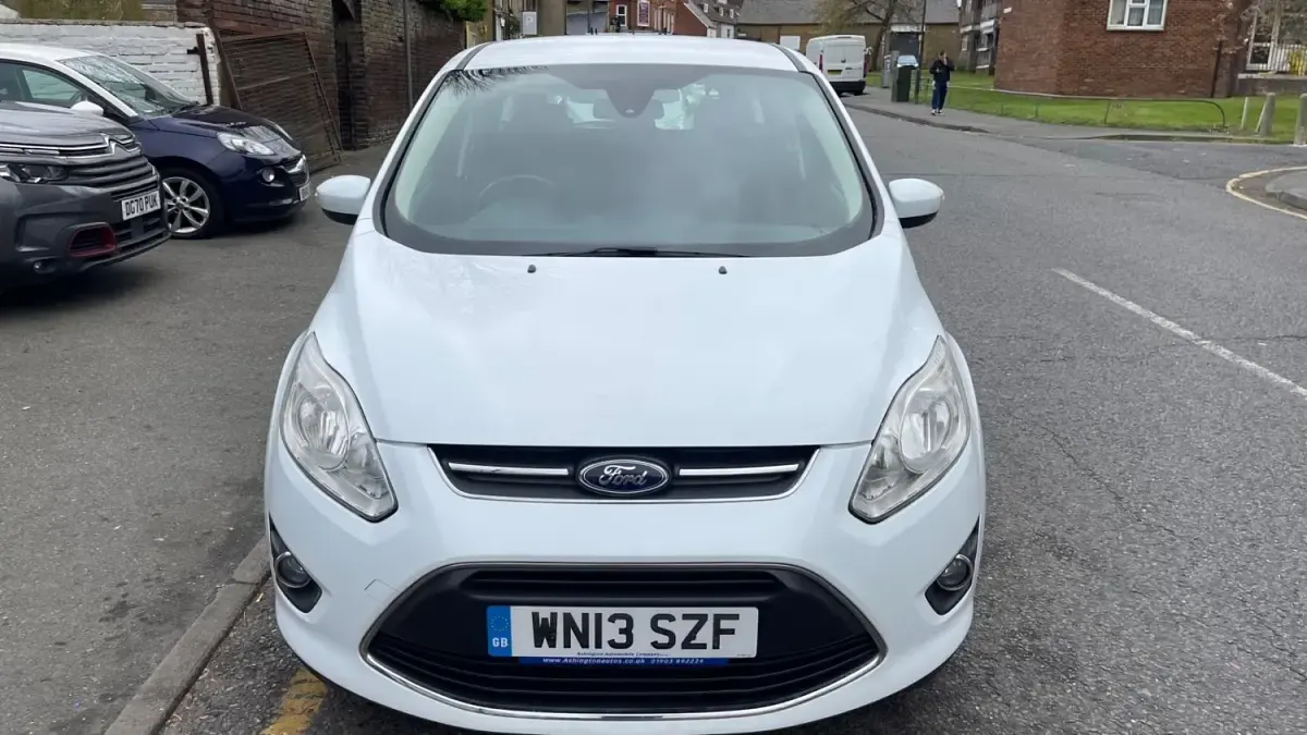 Begagnad Ford C-MAX Zetec 105 HK (77 kW) 2013 Vit Minibuss