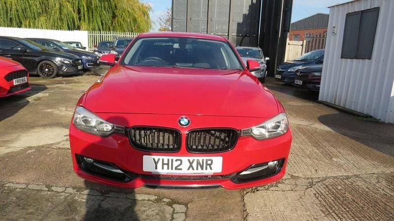 Usado BMW 316 Sport Line 2012 Rojo Berlina
