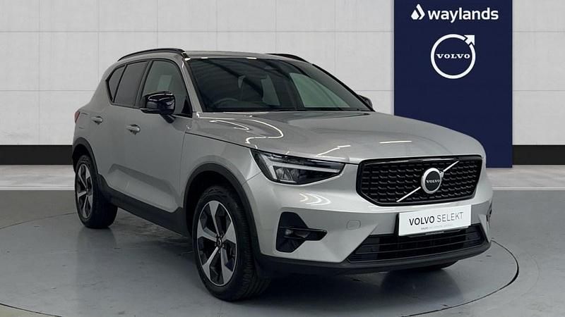 Silver Used 2025 Volvo XC40 Plus SUV | £29,951 (Fair price) - Image 1/4