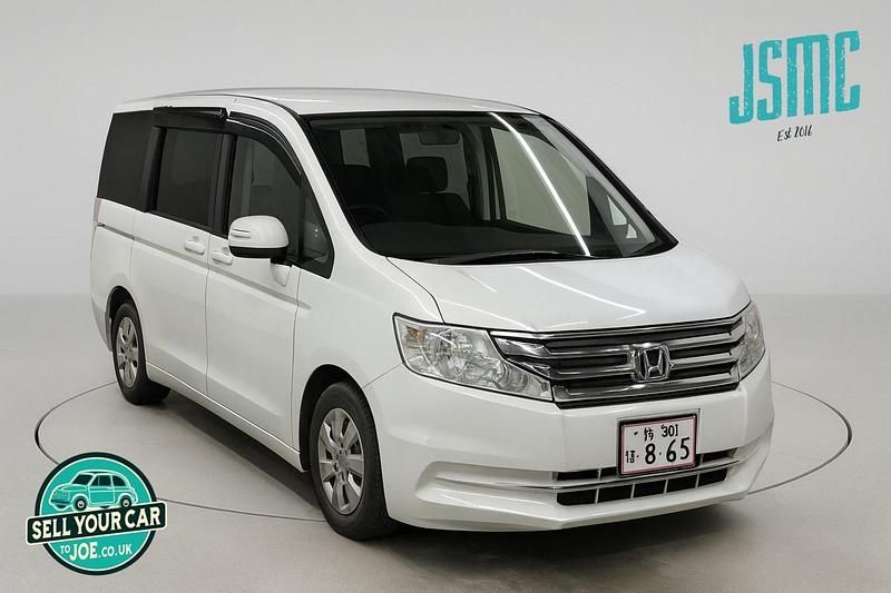 White Used 2013 Honda Stepwgn MPV | £10,995 - Image 1/4