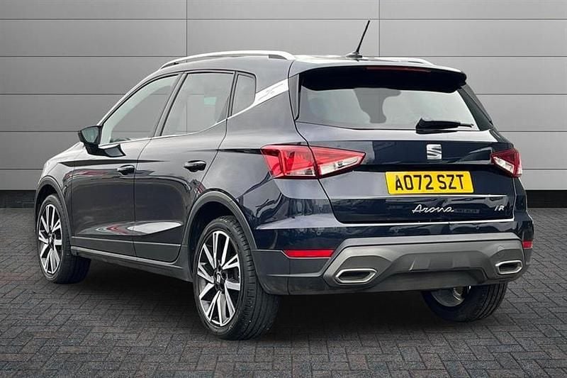 Used Seat Arona FR 110 HP (80 kW) 2022 Sphalt blue with grey roof SUV