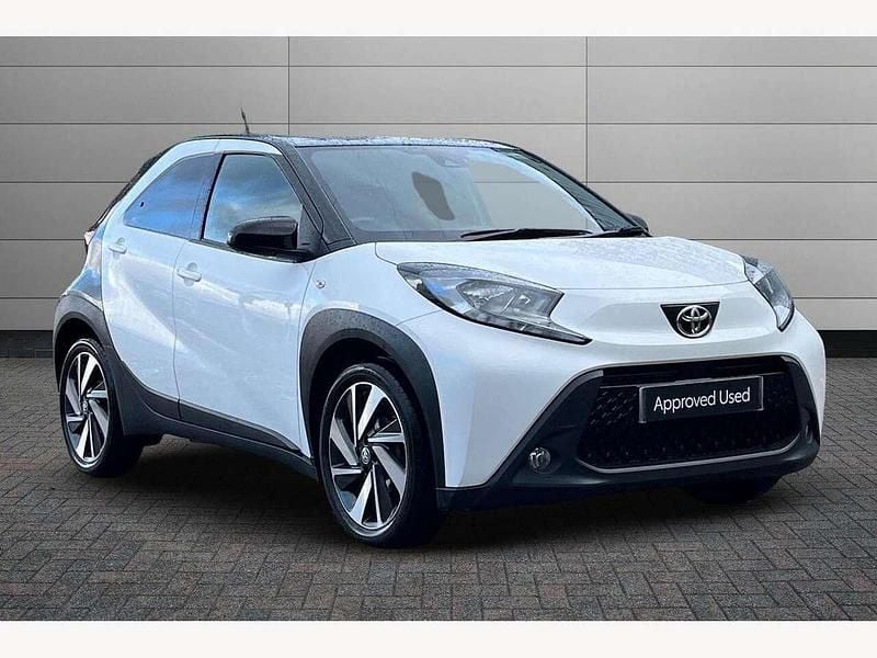 White Used 2023 Toyota Aygo Hatchback | £13,250 (Fair price) - Image 1/3
