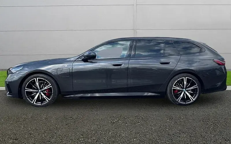 Usado BMW 530e M Sport 299 HP (219 kW) 2026 Carrinha