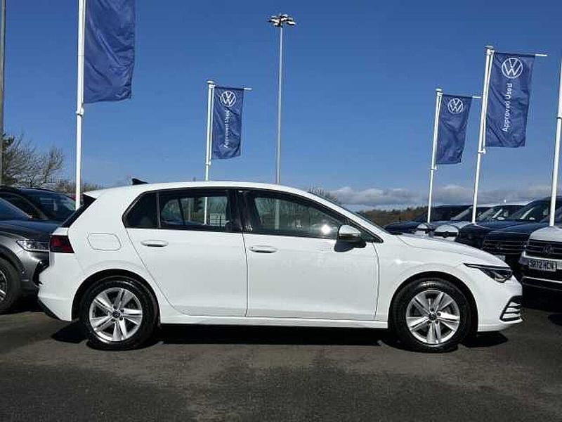 Used VW Golf VIII Life 150 HP (110 kW) 2022 White Hatchback
