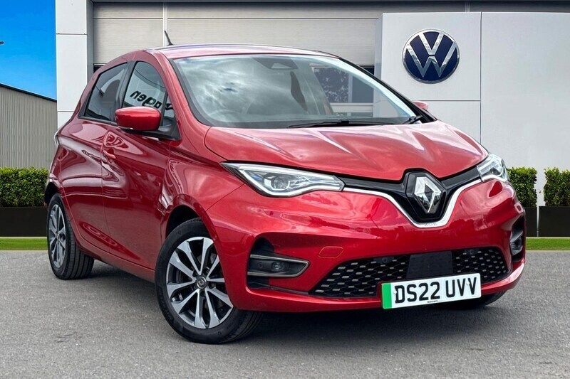 Red Used 2022 Renault Rapid GT-Line Hatchback | £10,749 (Good price) - Image 1/4