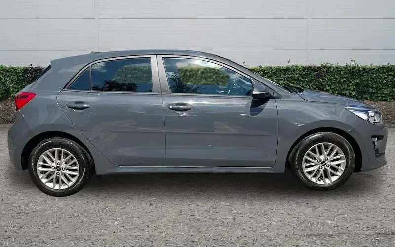 Used Kia Rio 84 HP (61 kW) 2022 Grey Hatchback