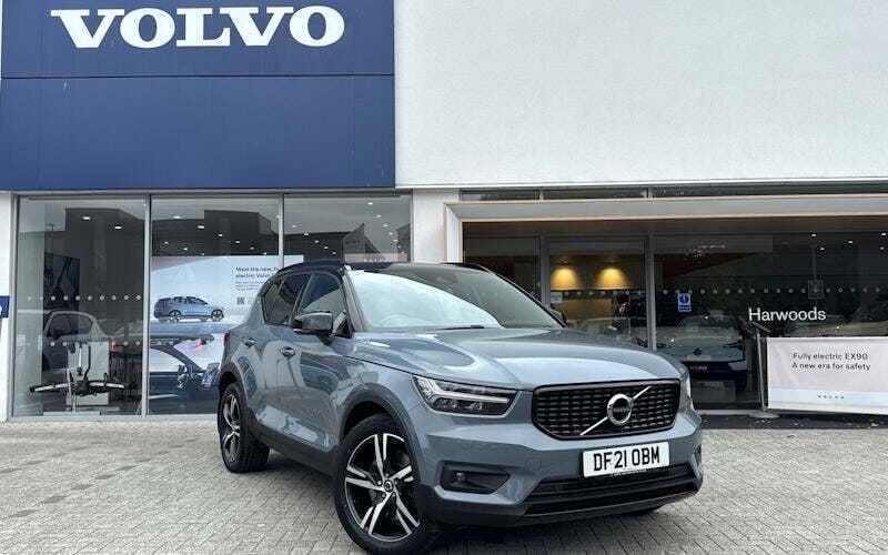 Used 2022 Volvo XC40 R-Design SUV | £18,742 (Super price) - Image 1/4