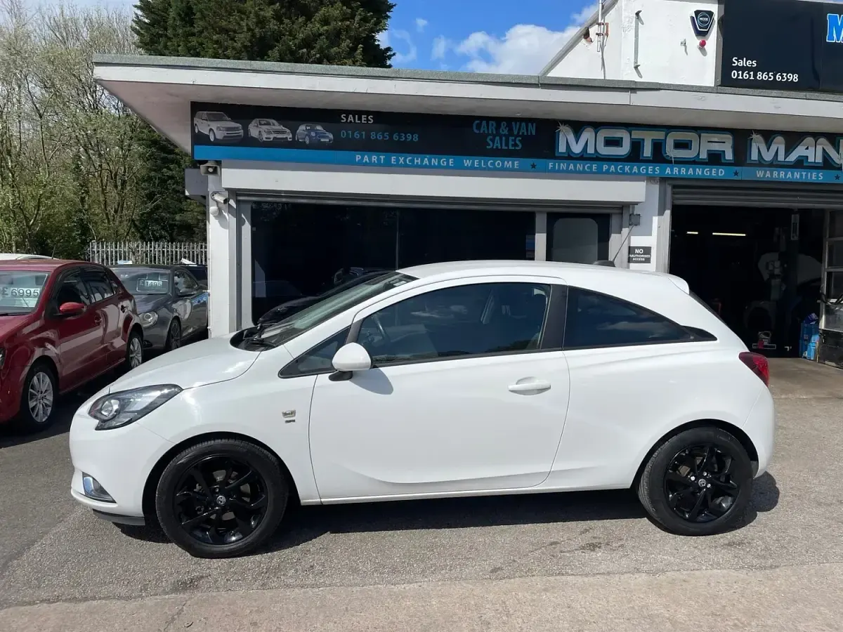 Used Vauxhall Corsa SRi 2017 White Hatchback