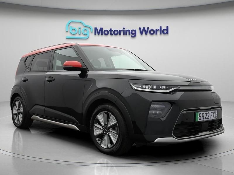 Black Used 2022 Kia Soul EV 2 SUV | £14,300 (Fair price) - Image 1/4