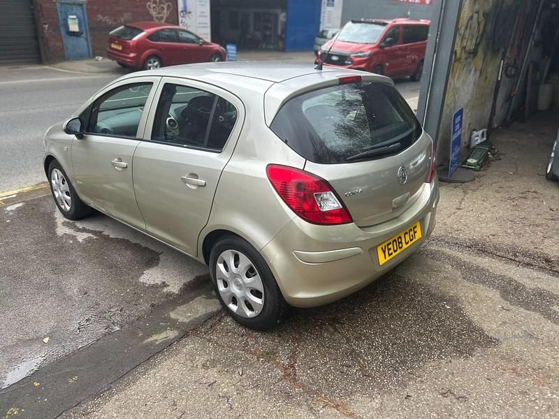 Used Vauxhall Corsa Club 89 HP (65 kW) 2008 Gold Hatchback