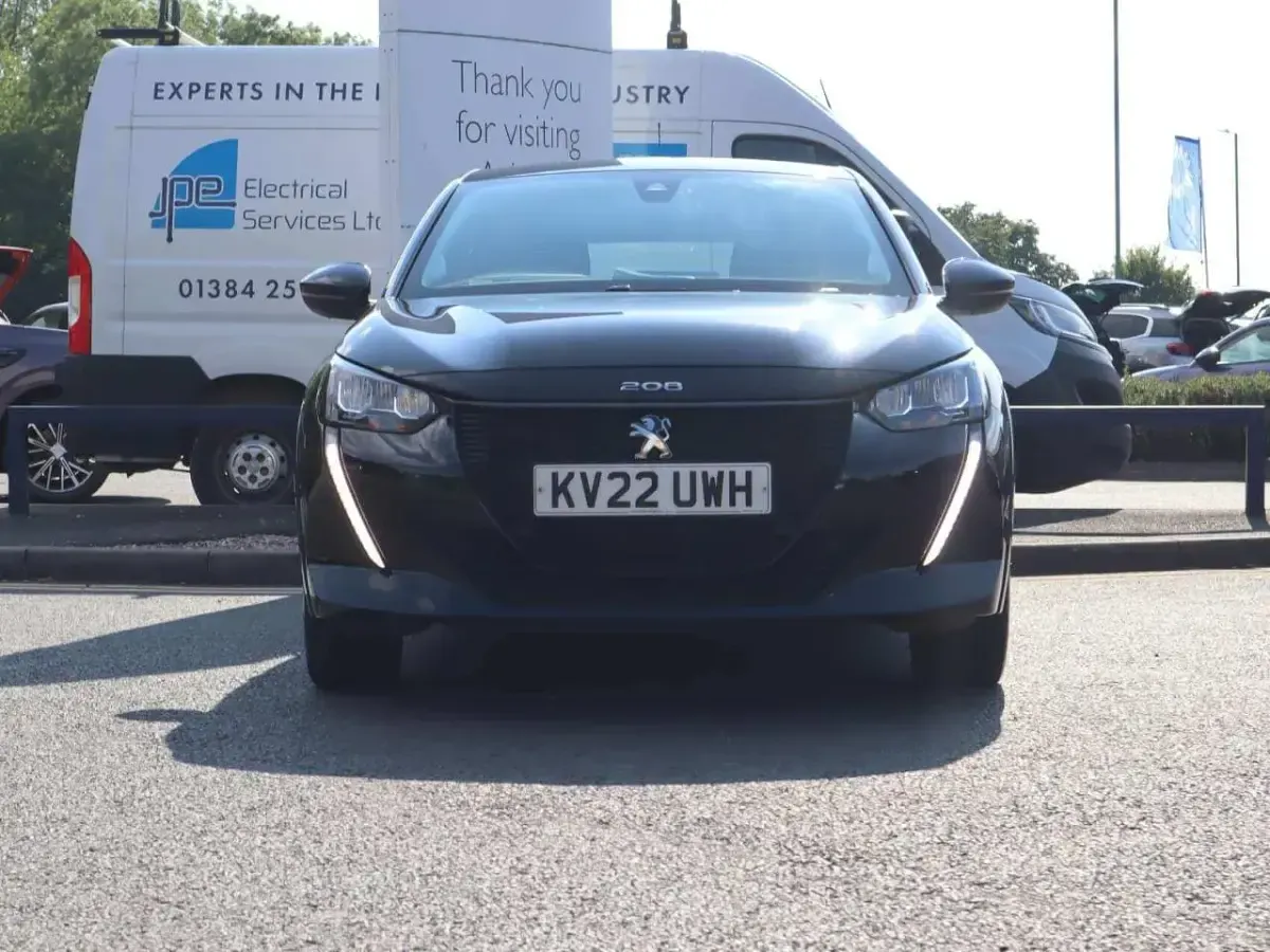 Used Peugeot e-208 Active Premium 100 kW (136 HP) 2022 Black Hatchback
