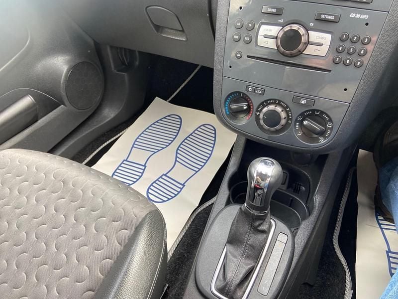 Used Vauxhall Corsa 90 HP (66 kW) 2011 Brown Hatchback