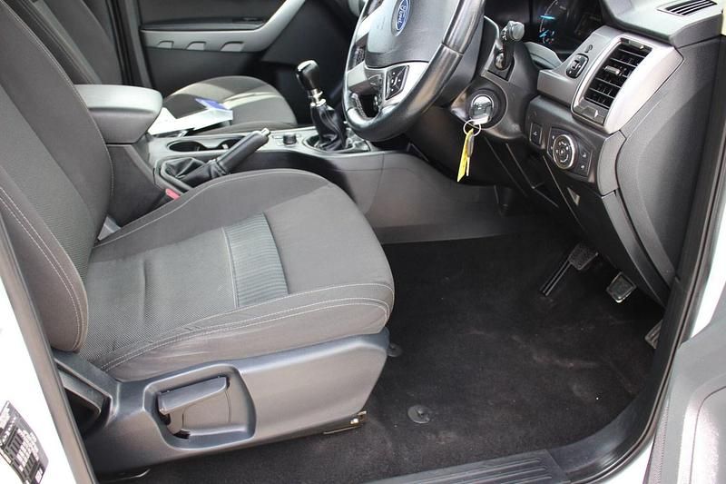 Begagnad Ford Ranger XLT 2022 Vit Pickup