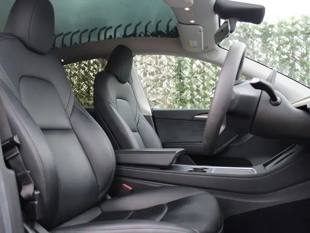 Used Tesla Model Y Long Range AWD 378 kW (514 HP) 2022 Black SUV