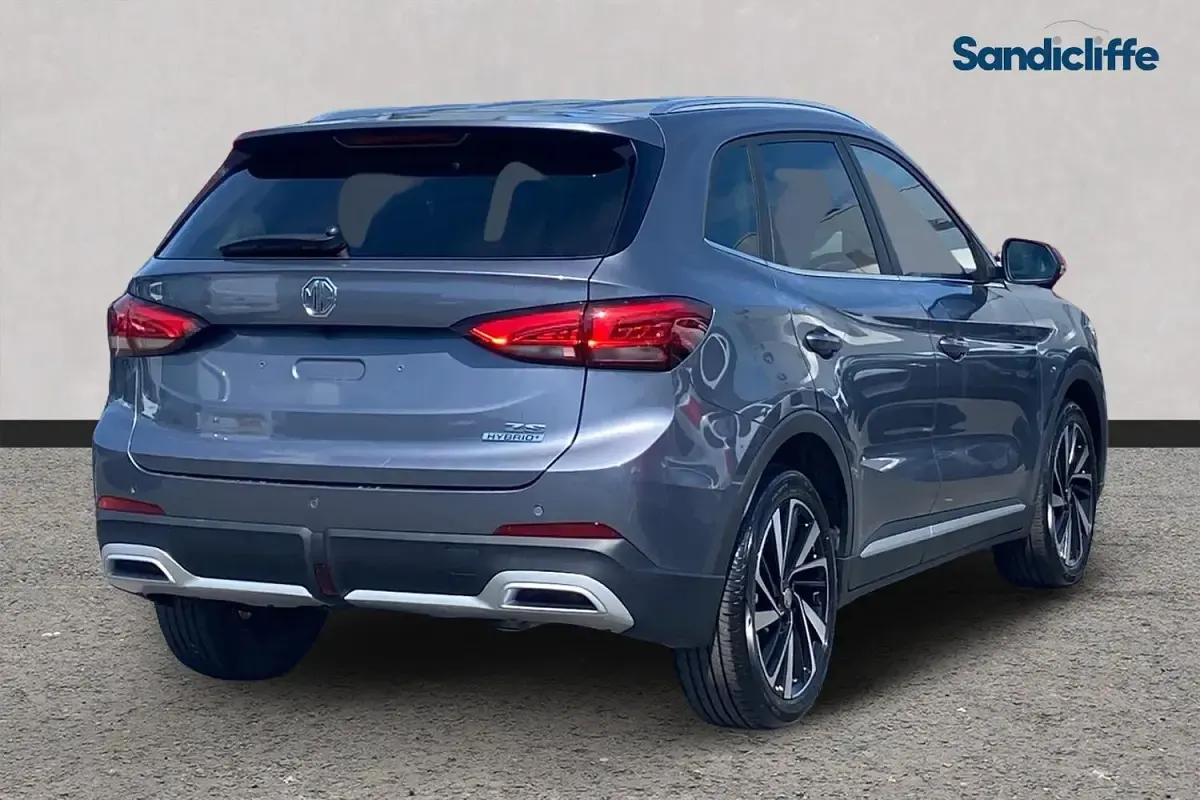 Usado MG ZS Trophy 196 CV (144 kW) 2024 Gris SUV