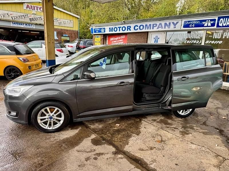 Used Ford Grand C-Max Zetec 120 HP (88 kW) 2015 Grey MPV
