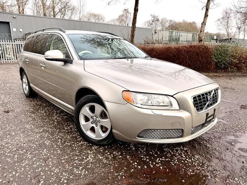 Gold Used 2008 Volvo V70 Estate | £7,699 (Fair price) - Image 1/4
