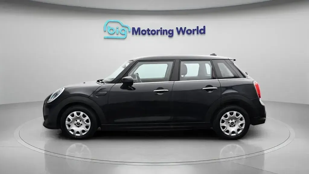 Used Mini ONE Classic 102 HP (75 kW) 2022 Black Hatchback