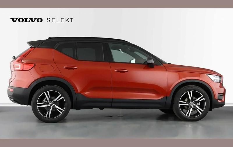 Used Volvo XC40 R-Design 161 HP (118 kW) 2021 Red SUV