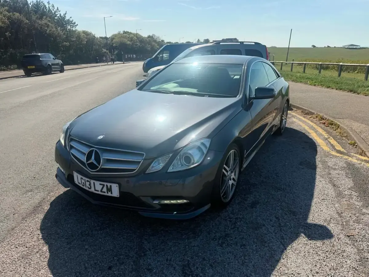 Käytetty Mercedes E220 2013 Harmaa Coupe - kaksiovinen