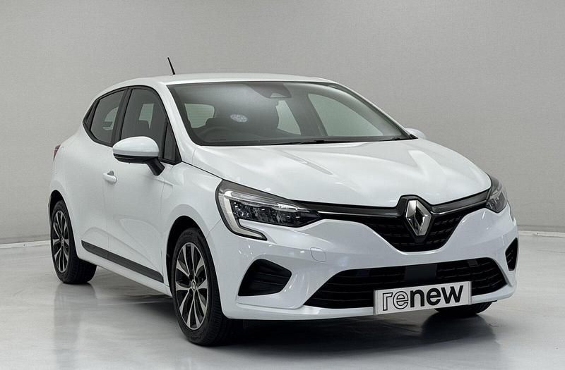 White Used 2021 Renault Clio V Hatchback | £13,450 (Fair price) - Image 1/1