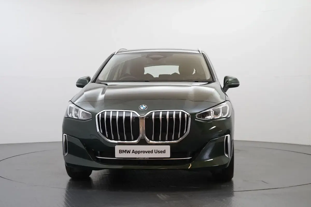 Used BMW 220 Luxury Line 168 HP (123 kW) 2025 Green MPV