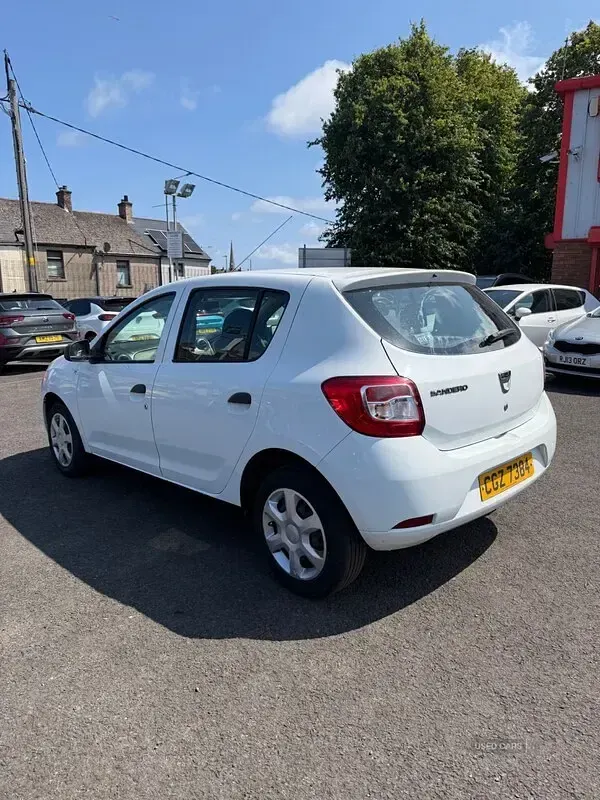 Used Dacia Sandero Ambiance 2016 White Hatchback