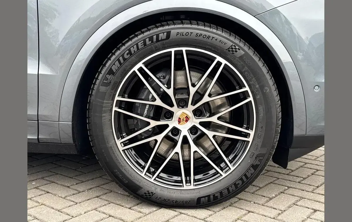New Porsche Cayenne Black Edition 464 HP (341 kW) 2026 Grey SUV