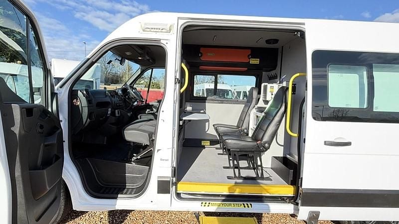Second-hand Vauxhall Movano 130 CP (95 kW) 2019 Alb Monovolum