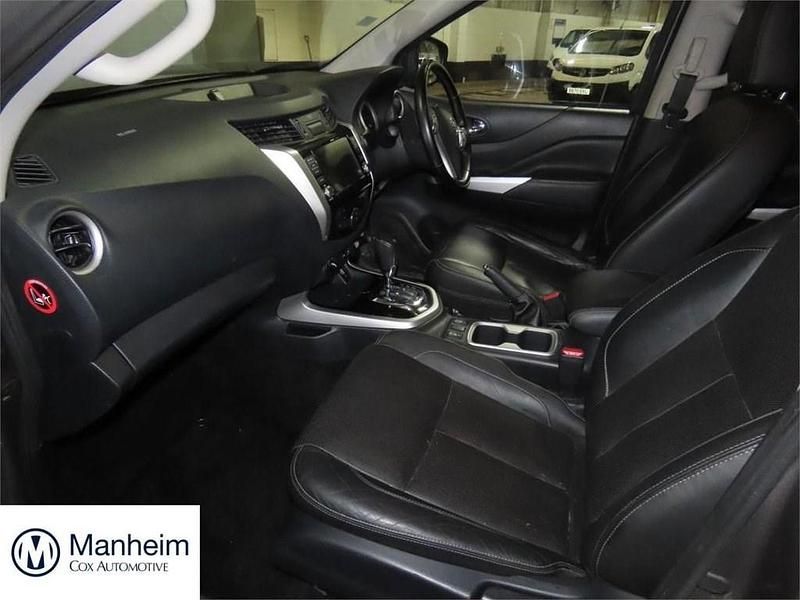 Used Nissan Navara Tekna 190 HP (139 kW) 2019 Grey Pickup