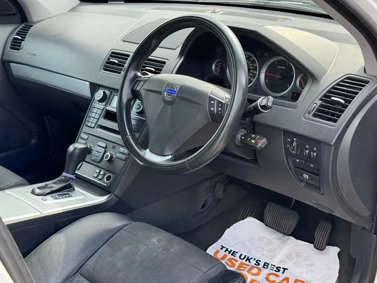 Used Volvo XC90 200 HP (147 kW) 2012 White SUV