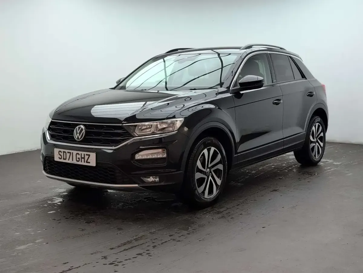 Used VW T-Roc Active 150 HP (110 kW) 2021 Black SUV
