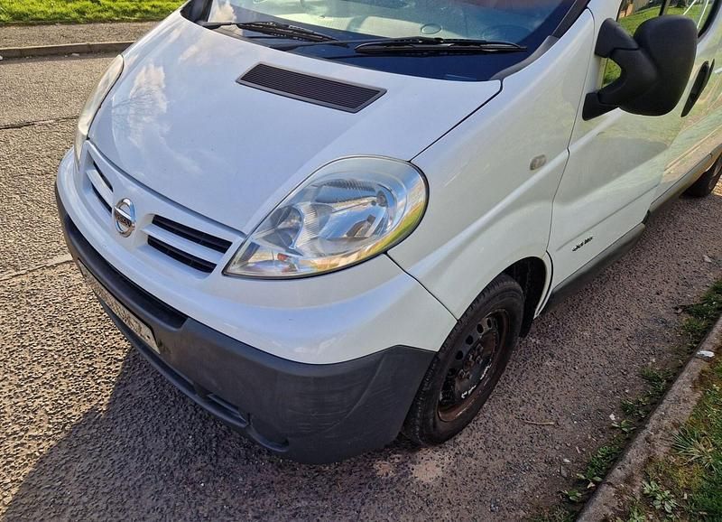 Used Nissan Primastar SE 115 HP (84 kW) 2011 White MPV