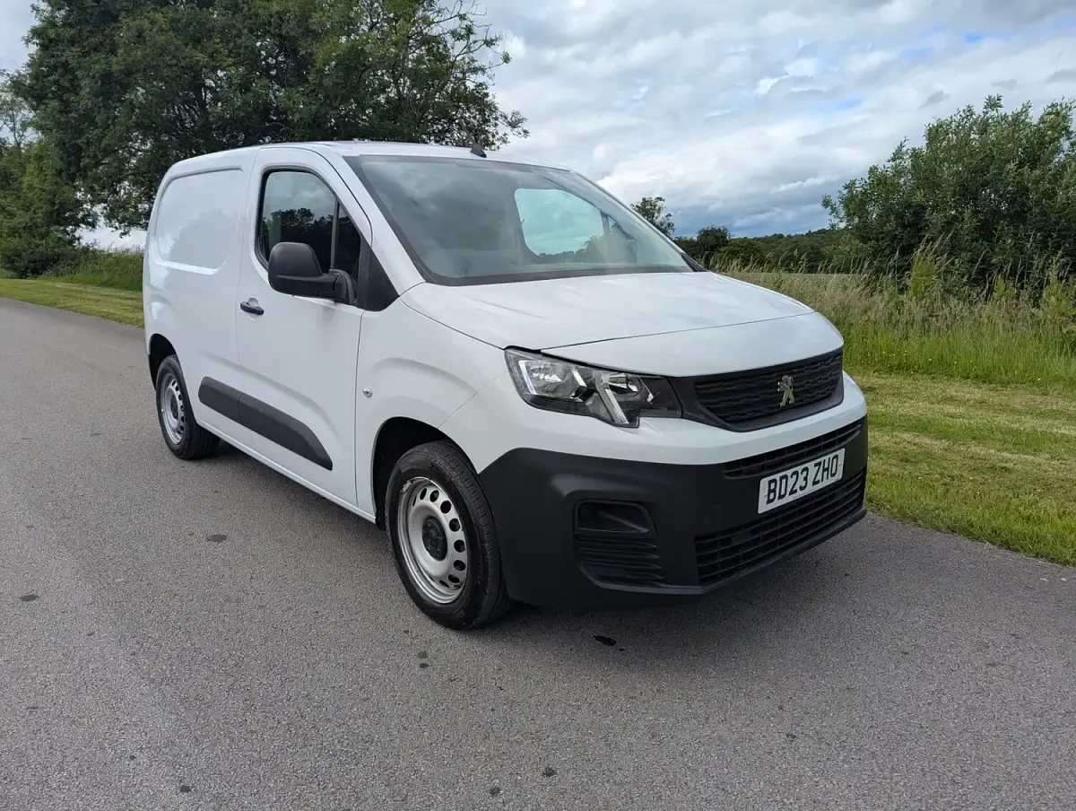 Used Peugeot Partner Premium 2023 White MPV