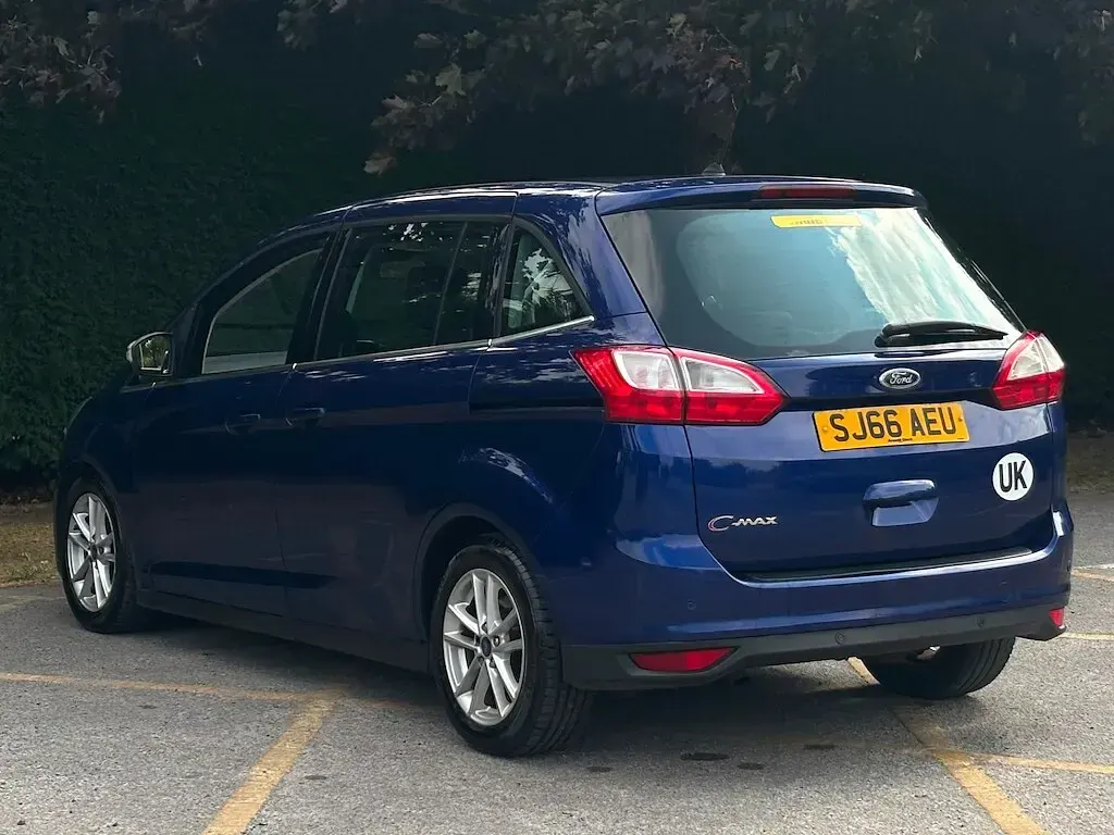 Used Ford Grand C-Max Zetec 118 HP (86 kW) 2016 Blue MPV